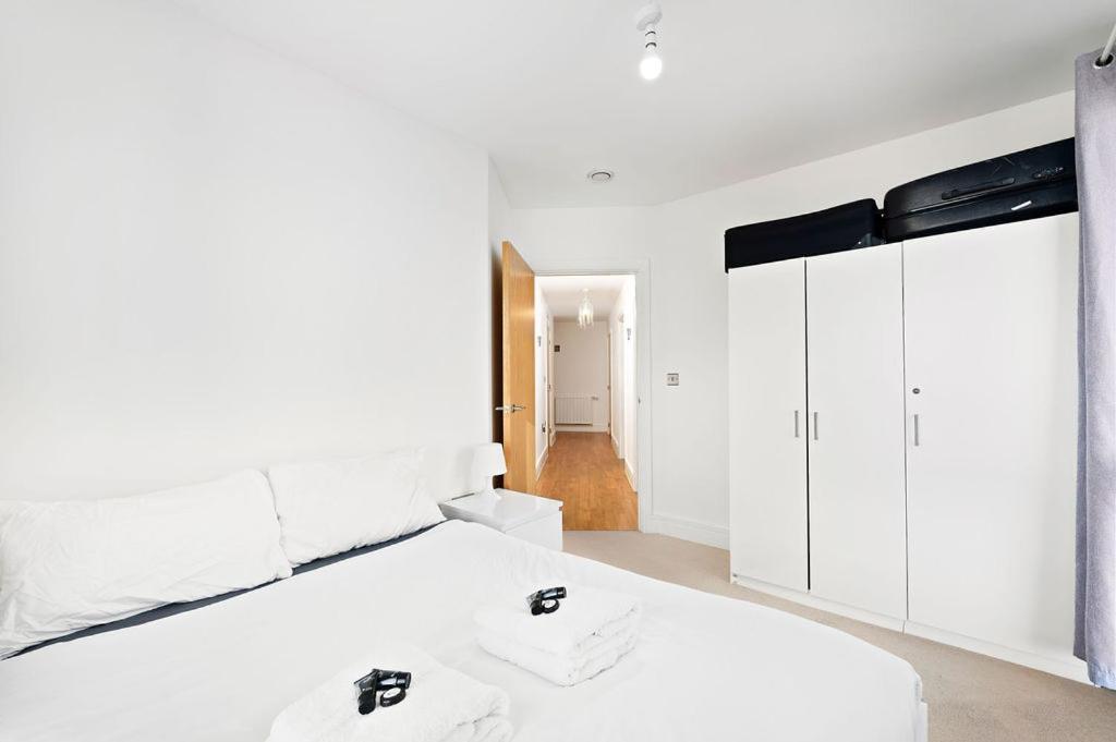 Modern Serviced 3-Bedroom Flat In East Λονδίνο Εξωτερικό φωτογραφία