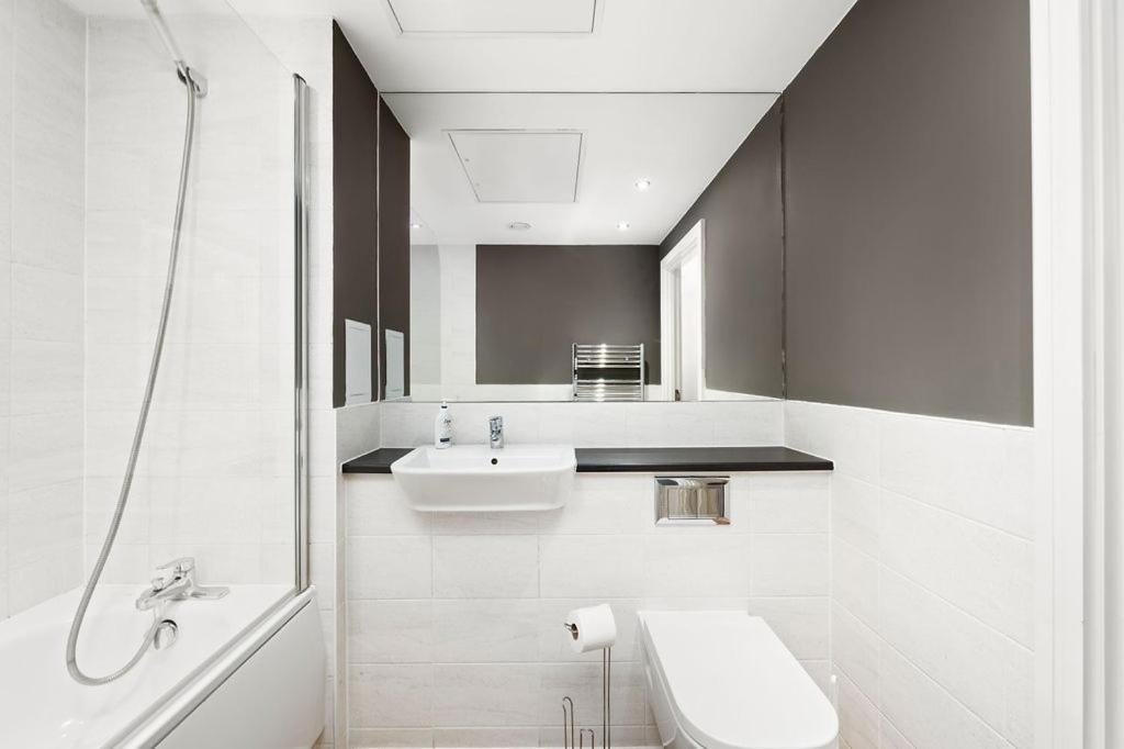Modern Serviced 3-Bedroom Flat In East Λονδίνο Εξωτερικό φωτογραφία